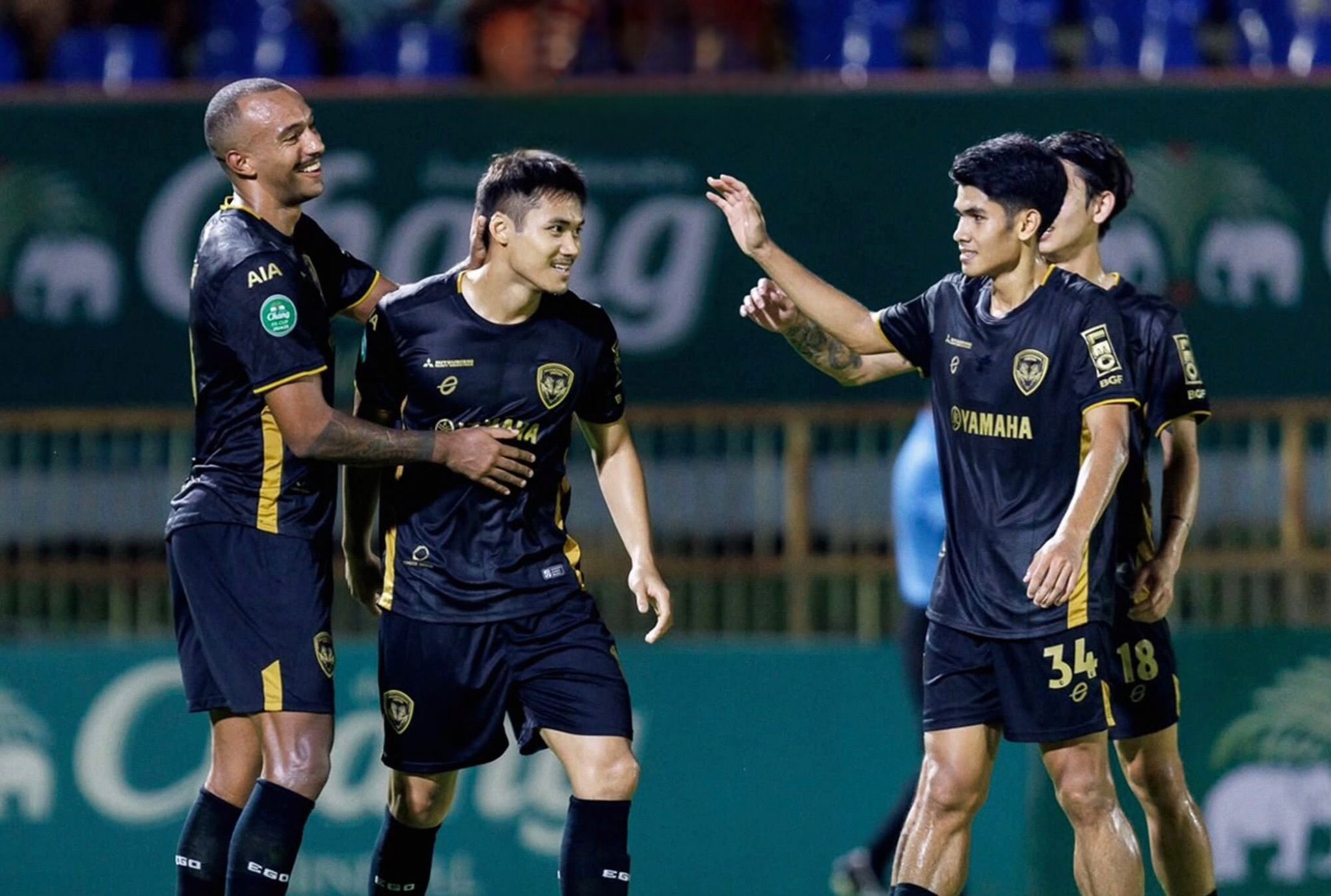 image ‘ปรเมศย์’ เบิ้ล! ‘กิเลนผยอง’ บุกเด็ดปีก ‘ค้างคาวไฟ’ 5-2 ฉลุย 4 ทีมถ้วยช้าง