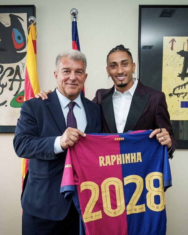 image ตบรางวัล!  ‘ราฟินญ่า’ ต่อสัญญาบาร์ซ่าถึง 2028