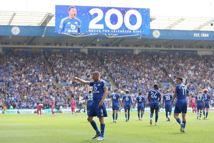 image ปิดท้ายสวยงาม! ‘วาร์ดี้’ อำลาจิ้งจอกยิงตุงที่ 200 ในนัดที่ 500